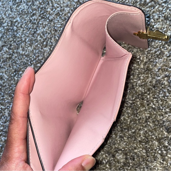 Preowned Louis Vuitton Portefeuille Cherrywood Monogram Vernis trifold Wallet - Picture 7 of 8